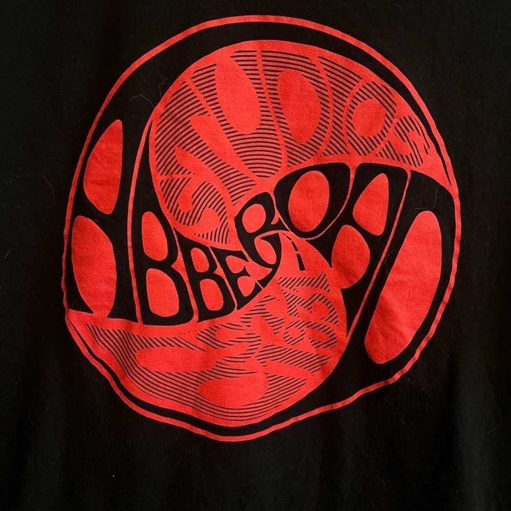 Abbey Road Graphic Shirt Size Medium - Picture 3 of 9